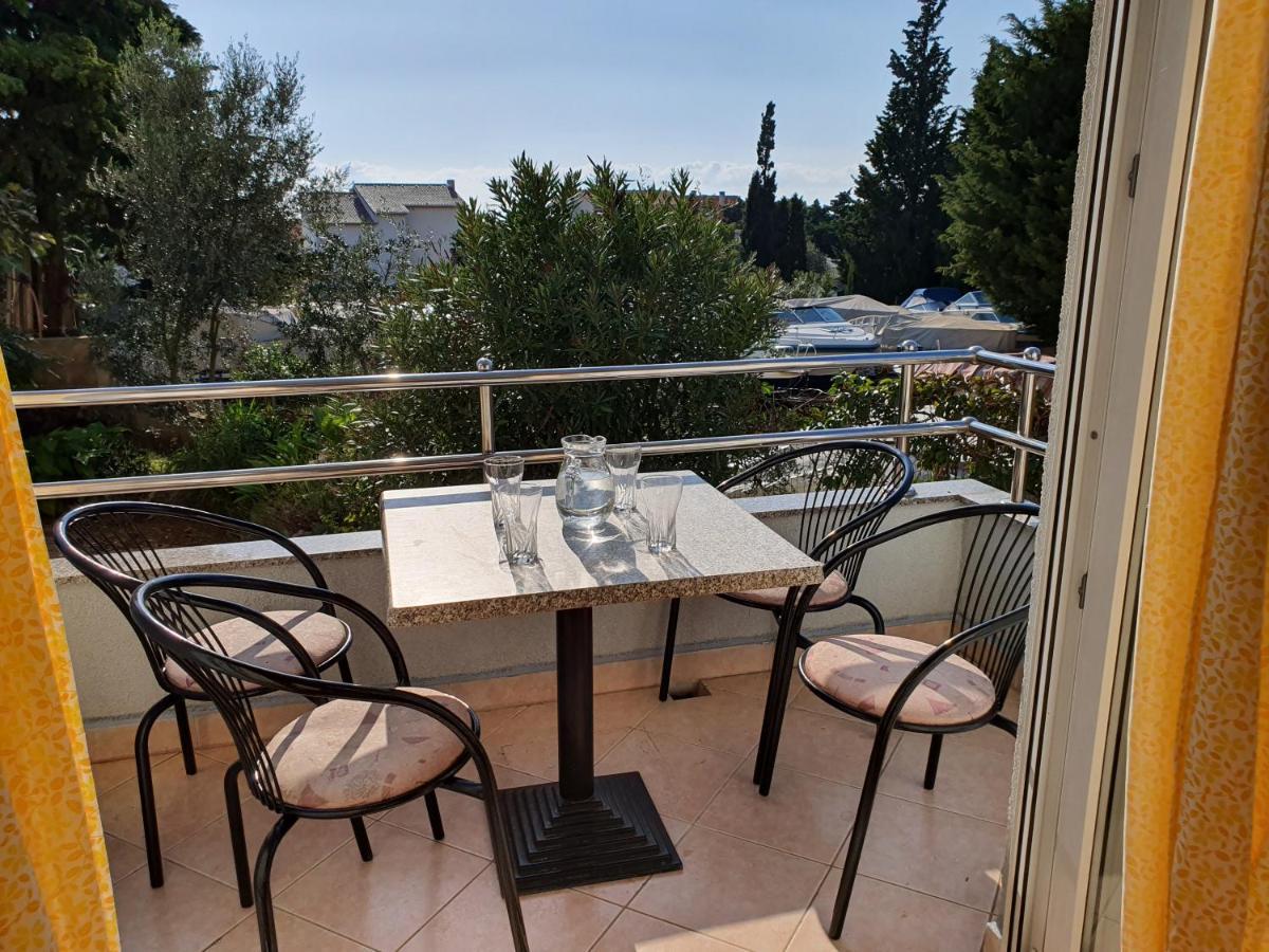The Nifty Nook Apartments Novalja Exterior photo